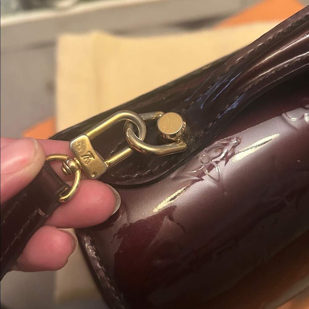 Louis Vuitton Vernis Miranda In Rouge Fauviste bag - Picture 6 of 17